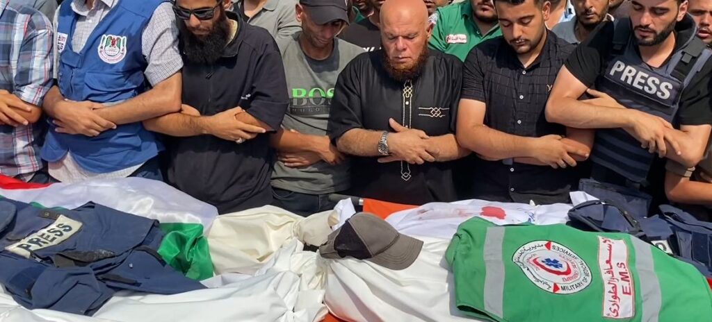 Velório de jornalistas palestinos mortos em aéreo israelense em 10 de agosto de 2025 | Foto: Divulgação / UN News